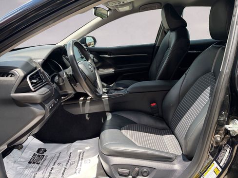 Used 2024 Toyota Camry SE FWD image 9