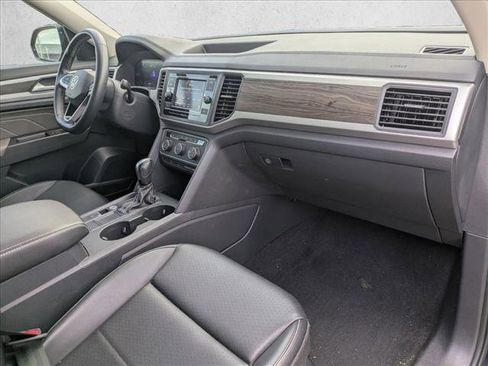Used 2022 Volkswagen Atlas SE FWD image 19