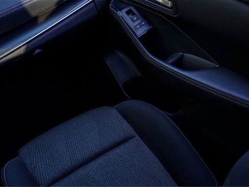 Used 2024 Nissan Rogue SV image 25