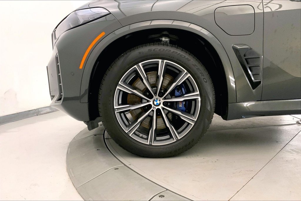 Used 2026 BMW X5 xDrive50e w/ Executive Package AWD/4WD image 8