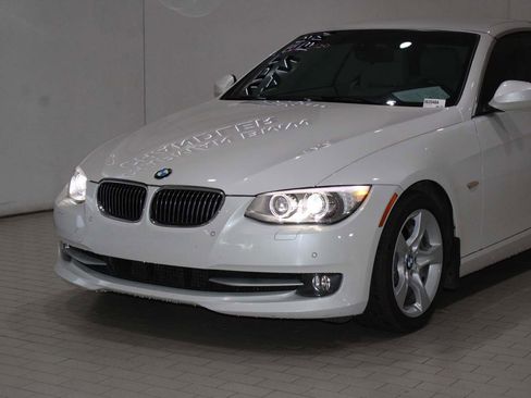Used 2012 BMW 335i Convertible image 3
