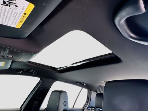 Used 2010 Volkswagen GTI 4-Door image 6