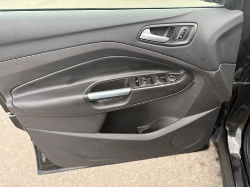 Used 2016 Ford Escape SE w/ Equipment Group 201A AWD/4WD image 38