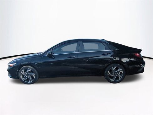 New 2026 Hyundai Elantra Limited image 8