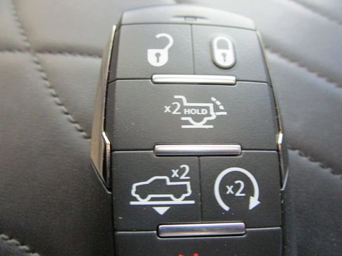 Used 2025 RAM 1500 Limited w/ Off Road Group AWD/4WD image 64
