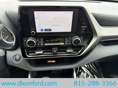 Used 2023 Toyota Highlander XLE AWD/4WD image 12