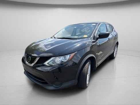 Used 2018 Nissan Rogue Sport S w/ S Appearance Package AWD/4WD image 2