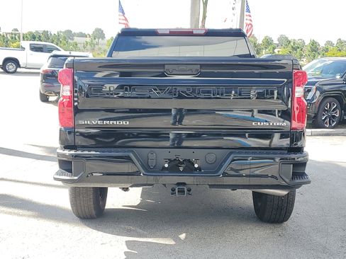Used 2025 Chevrolet Silverado 1500 Custom image 6