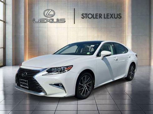 Used 2017 Lexus ES 350 w/ Luxury Package FWD image 2