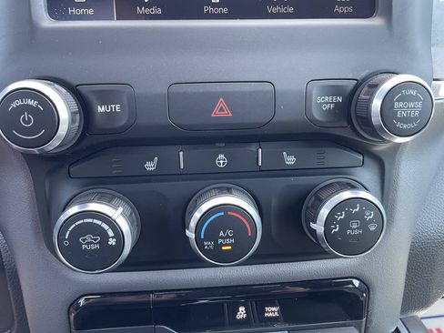 Used 2023 RAM 1500 Big Horn AWD/4WD image 25