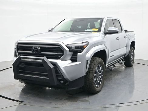 Used 2025 Toyota Tacoma SR5 image 1
