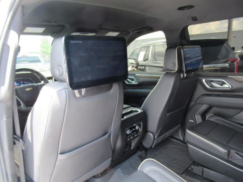 Used 2023 Chevrolet Tahoe Premier w/ Advanced Technology Package RWD image 17