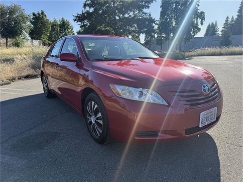 Used 2007 Toyota Camry LE FWD image 7