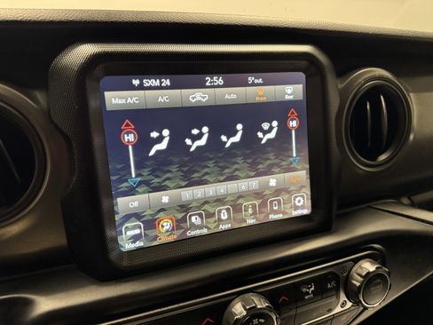 Used 2022 Jeep Gladiator Sport image 22