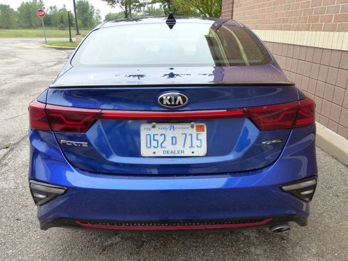 Used 2021 Kia Forte GT-Line FWD image 9