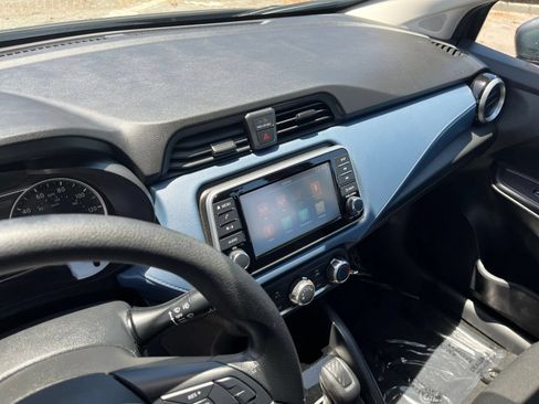 Used 2025 Nissan Versa SV FWD image 17