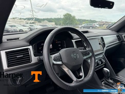 Used 2022 Volkswagen Atlas Cross Sport SE w/ Panoramic Sunroof Package FWD image 14