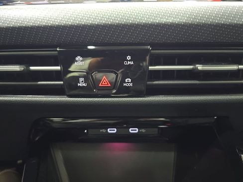 Used 2024 Volkswagen Golf R AWD/4WD image 27