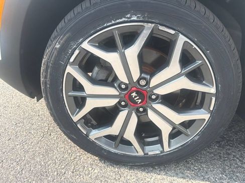 Used 2021 Kia Seltos SX w/ SX Sunroof Package AWD/4WD image 22