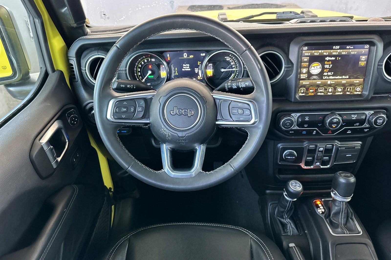 Used 2023 Jeep Wrangler Unlimited Sahara AWD/4WD image 17