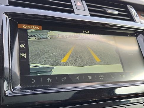 Used 2019 Land Rover Discovery HSE image 19