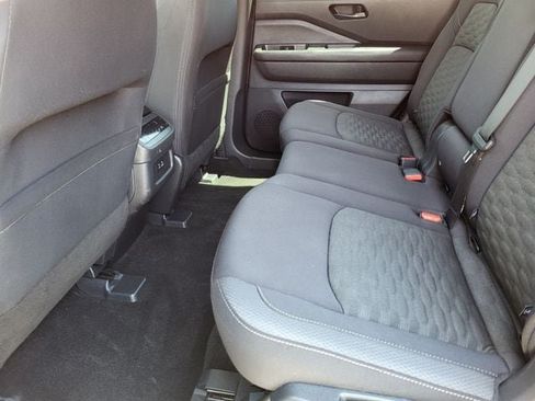 Certified 2024 Nissan Pathfinder SV FWD image 23