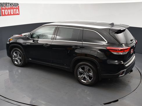 Used 2019 Toyota Highlander Limited Platinum AWD/4WD image 32