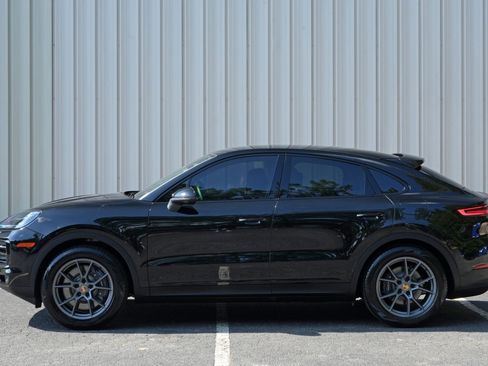 Used 2024 Porsche Cayenne Coupe AWD/4WD image 54