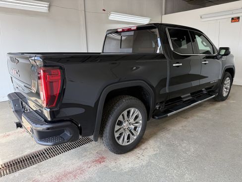 New 2026 GMC Sierra 1500 Denali w/ Technology Package image 6