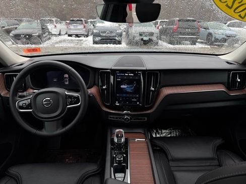 Certified 2023 Volvo XC60 B6 Ultimate w/ Protection Package Premier image 23