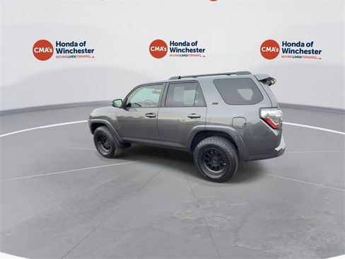 Used 2018 Toyota 4Runner SR5 Premium image 7