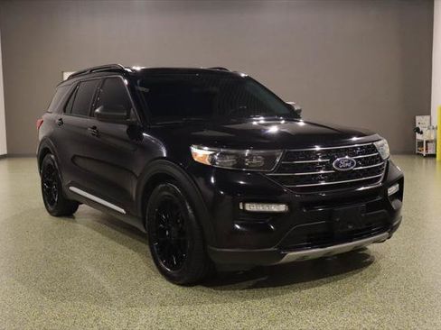 Used 2022 Ford Explorer XLT w/ Equipment Group 202A AWD/4WD image 1