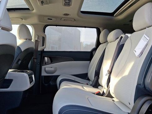 New 2026 Kia Carnival SX Prestige image 5