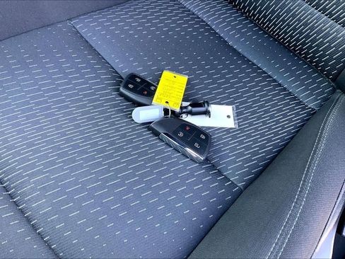 Certified 2025 Chevrolet Equinox LT image 13