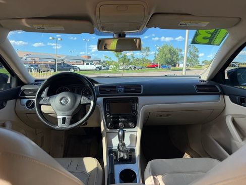 Used 2013 Volkswagen Passat 2.5 SE FWD image 9