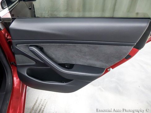 Used 2020 Tesla Model 3 Performance image 39
