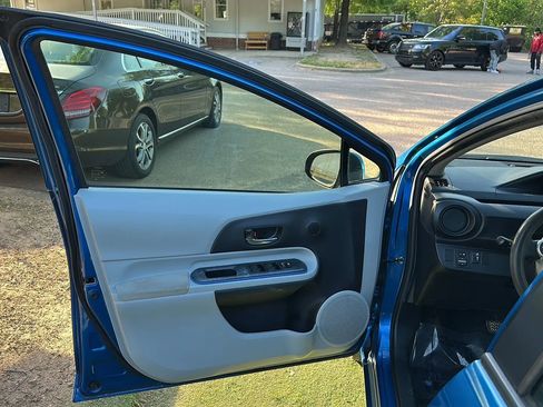 Used 2013 Toyota Prius C Two FWD image 14