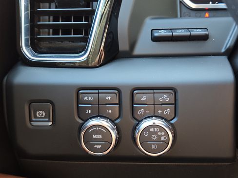 Certified 2023 GMC Sierra 1500 Denali Ultimate AWD/4WD image 26