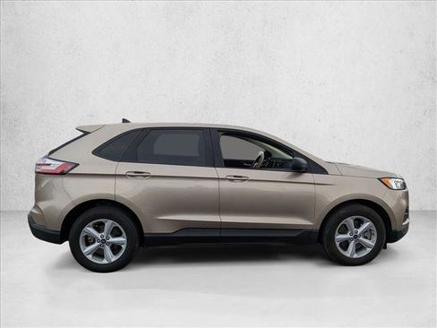 Used 2021 Ford Edge SE image 4