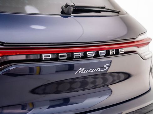 Certified 2022 Porsche Macan S image 35