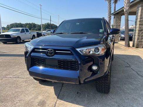 Used 2021 Toyota 4Runner SR5 Premium w/ Moonroof Package image 12