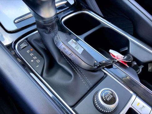 Used 2024 Kia Telluride S FWD image 13