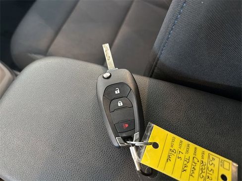 Certified 2025 Chevrolet Trax LS image 28