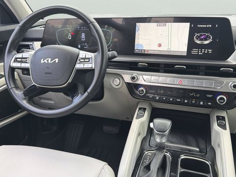 Used 2024 Kia Telluride S FWD image 9