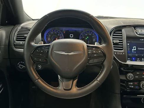 Used 2018 Chrysler 300 S w/ 300S Premium Group RWD image 15