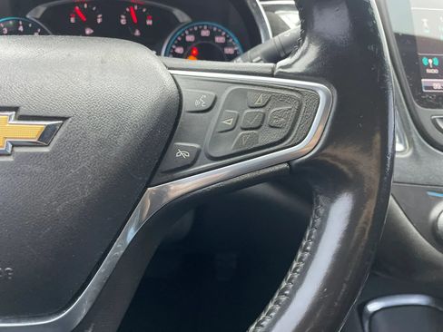 Used 2018 Chevrolet Malibu LT image 19