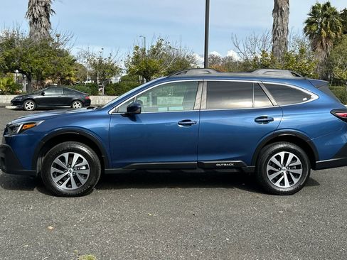 Used 2022 Subaru Outback Premium AWD/4WD image 6
