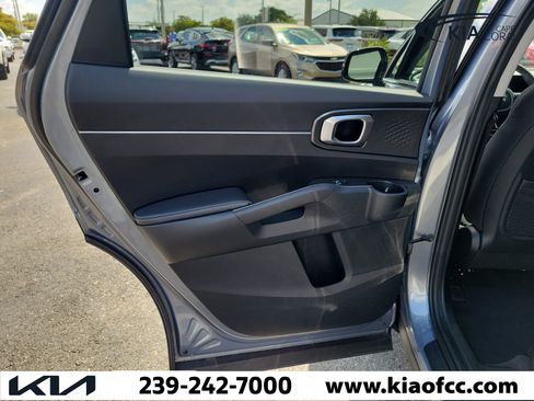 Certified 2025 Kia Sorento LX FWD image 16