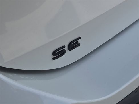 New 2026 Volkswagen Tiguan SE R-Line image 8