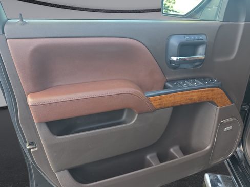 Used 2015 Chevrolet Silverado 1500 High Country w/ High Country Premium Package AWD/4WD image 23